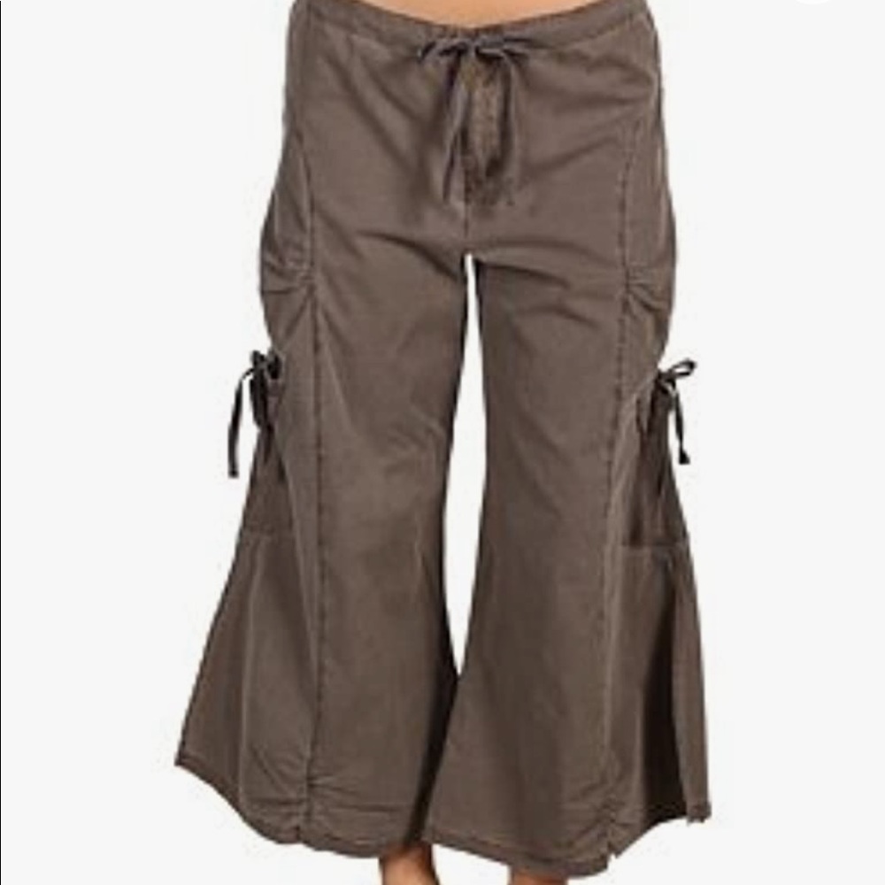 Wearables XCVI Women’s size Small, Brown Wide Leg Capri. (Read description)